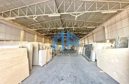 Warehouse - Studio - 1 Bathroom for rent in RAS - Umm Ramool - Dubai
