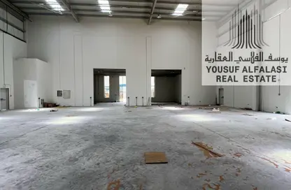 Warehouse - Studio - 2 Bathrooms for rent in Umm Al Thuoob - Umm Al Quwain