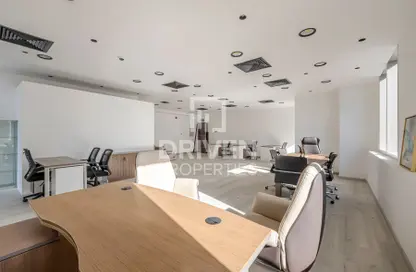 مكتب - استوديو - 1 حمام للايجار في القمة - الخليج التجاري - دبي