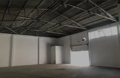 Warehouse - Studio - 1 Bathroom for rent in Al Khabisi - Deira - Dubai