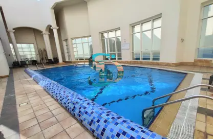 صورة لـ حوض سباحة شقة - 3 غرف نوم - 4 حمامات للايجار في ميناء زايد - أبوظبي ، صورة رقم 1