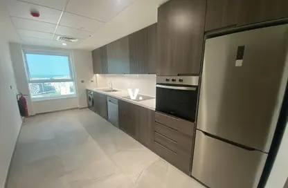 Apartment - 2 Bedrooms - 2 Bathrooms for rent in Al Manal Tower - Sheikh Zayed Road - Dubai