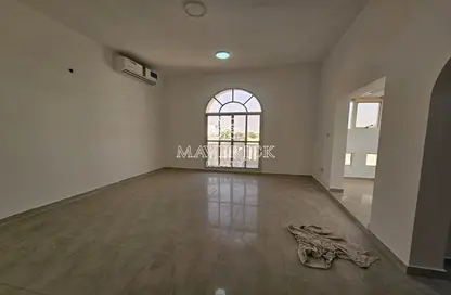 Apartment - 5 Bedrooms - 7 Bathrooms for rent in Al Goaz - Wasit - Sharjah