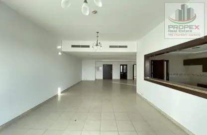 شقة - 3 غرف نوم - 4 حمامات للايجار في شارع الشيخ زايد - دبي