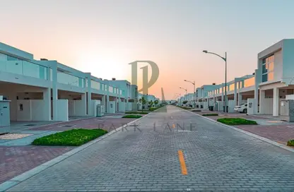 Townhouse - 3 Bedrooms - 4 Bathrooms for rent in Centaury - The Roots DAMAC Hills 2 - Damac Hills 2 - Dubai
