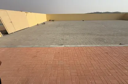 مستودع - استوديو - 2 حمامات للايجار في البليده - البطائح - الشارقة