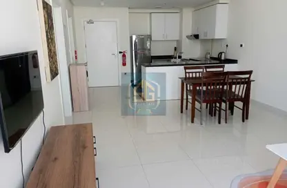 شقة - غرفة نوم - 2 حمامات للايجار في جولف بروموناد 5A - جولف بروميناد 5 - غولف تاون - داماك هيلز - دبي