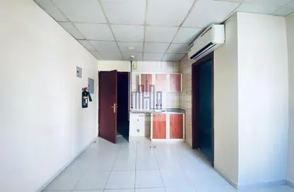 Apartment - Studio - 1 Bathroom for rent in Fire Station Road - Muwaileh - Sharjah
