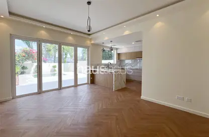 Villa - 2 Bedrooms - 2 Bathrooms for rent in Springs 11 - The Springs - Dubai