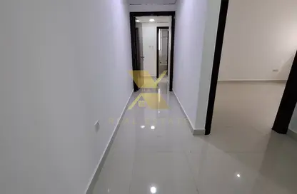 Apartment - 3 Bedrooms - 4 Bathrooms for rent in Al Taghreed Tower - Airport Road - Abu Dhabi