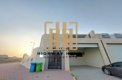 Townhouse - 4 Bedrooms - 6 Bathrooms for sale in Tilal City A - Tilal City - Sharjah