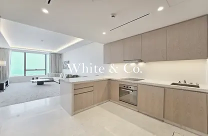 Apartment - 1 Bedroom - 2 Bathrooms for sale in The Palm Tower - Palm Jumeirah - Dubai