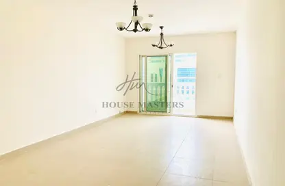 Apartment - 2 Bedrooms - 2 Bathrooms for rent in Salam Tower - Al Majaz 1 - Al Majaz - Sharjah