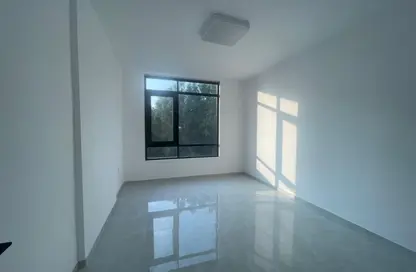 شقة - غرفة نوم - 2 حمامات للايجار في مساكن كورنيش عجمان - طريق كورنيش عجمان - عجمان