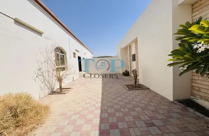 Villa - 2 Bedrooms - 2 Bathrooms for rent in Al Zaafaran - Al Khabisi - Al Ain