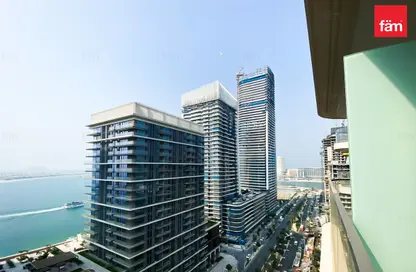 Apartment - 1 Bedroom - 1 Bathroom for sale in Marina Vista - EMAAR Beachfront - Dubai Harbour - Dubai