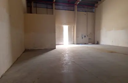 مستودع - استوديو - 1 حمام للايجار في أم درع - أم القيوين