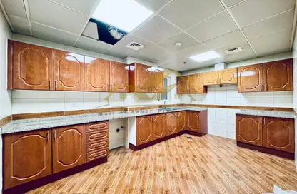 Apartment - 2 Bedrooms - 3 Bathrooms for rent in Hamsah A - Al Karama - Dubai