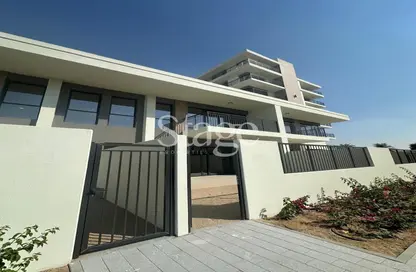 Duplex - 3 Bedrooms - 4 Bathrooms for sale in Holland Gardens - Town Square - Dubai