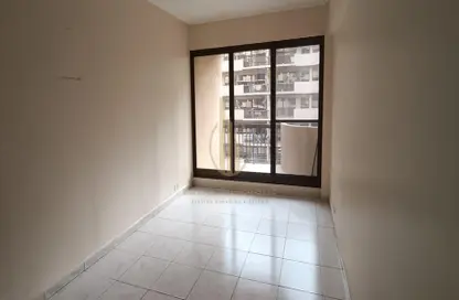 Apartment - 3 Bedrooms - 3 Bathrooms for rent in Golden Sands 2 - Mankhool - Bur Dubai - Dubai