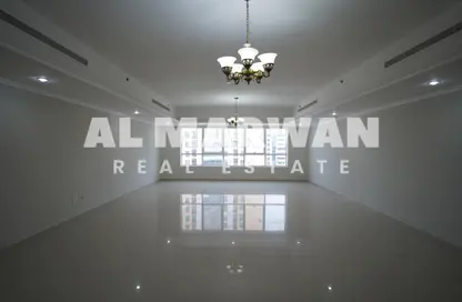 Empty Room image for: Apartment - 4 Bedrooms - 5 Bathrooms for rent in Robot Park Tower - Al Khan - Sharjah, Image 1