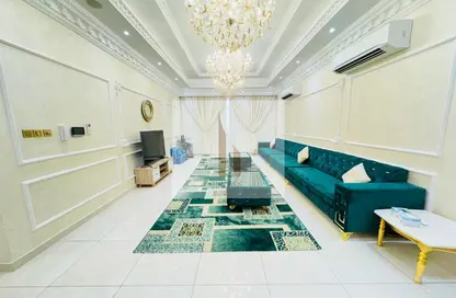 Villa - 5 Bedrooms - 5 Bathrooms for rent in Al Aweer 1 - Al Aweer - Dubai