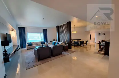 Apartment - 3 Bedrooms - 5 Bathrooms for sale in Fairmont Marina Residences - The Marina - Abu Dhabi