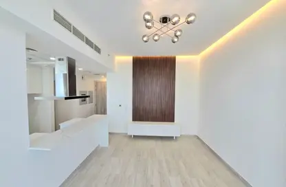 شقة - غرفة نوم - 2 حمامات للايجار في ذا ايست كريست - ديستريكت 17 - قرية جميرا الدائرية - دبي