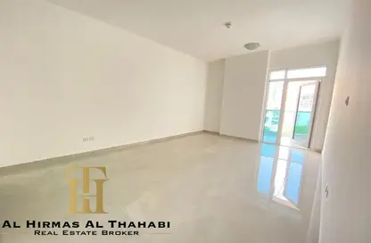شقة - 1 حمام للايجار في بناية لورينا - قرية الجميرا سركل - دبي