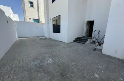 Apartment - 3 Bedrooms - 4 Bathrooms for rent in Madinat Al Riyad - Abu Dhabi Apartment - 3 Bedrooms - 4 Bathrooms for rent in Madinat Al Riyad - Abu Dhabi