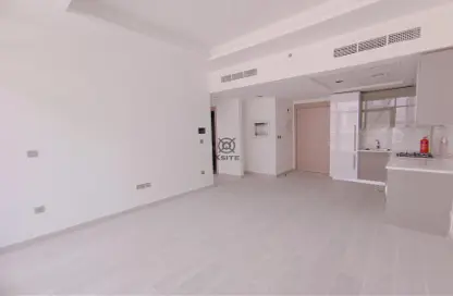 Empty Room image for: Apartment - 1 Bedroom - 2 Bathrooms for rent in AZIZI Riviera - Meydan One - Meydan - Dubai, Image 1