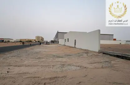 أرض - استوديو للايجار في أم درع - أم القيوين