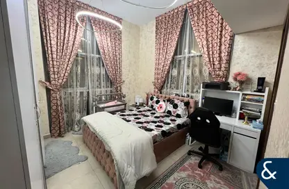 شقة - 2 غرف نوم - 3 حمامات للبيع في عزيزي ستار - الفرجان - دبي