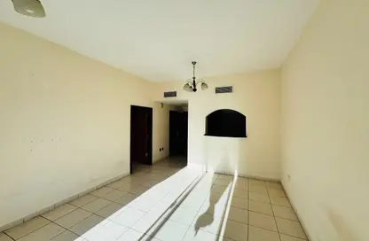 Apartment - 1 Bedroom - 2 Bathrooms for rent in University View - Dubai Silicon Oasis - Dubai