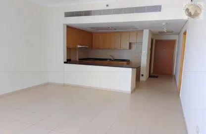 صورة لـ مطبخ شقة - غرفة نوم - 2 حمامات للايجار في مساكن كلايتون - الخليج التجاري - دبي ، صورة رقم 1