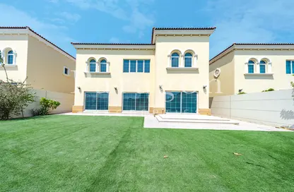 Villa - 4 Bedrooms - 5 Bathrooms for rent in District 8 - Jumeirah Park - Dubai