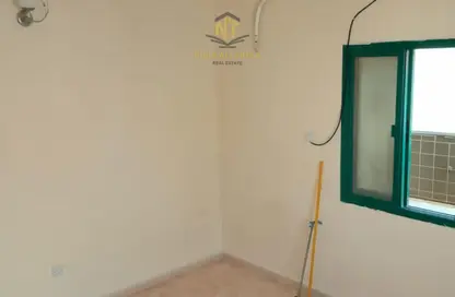 شقة - غرفة نوم - 1 حمام للايجار في بناء النباعة - النبعة - الشرق - الشارقة