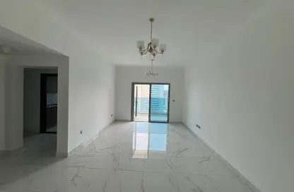Apartment - 3 Bedrooms - 4 Bathrooms for rent in Al Majaz 1 - Al Majaz - Sharjah