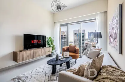 Apartment - 2 Bedrooms - 2 Bathrooms for rent in Burj Royale - Downtown Dubai - Dubai