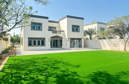 Outdoor House image for: Villa - 3 Bedrooms - 4 Bathrooms for rent in Regional - Jumeirah Park - Dubai, Image 1