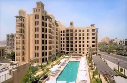Outdoor Building image for: Apartment - 4 Bedrooms - 4 Bathrooms for sale in Lamtara 1 - Madinat Jumeirah Living - Umm Suqeim - Dubai, Image 1