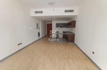 Apartment - Studio - 1 Bathroom for rent in Binghatti Apartments - Dubai Silicon Oasis - Dubai