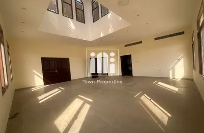 Villa - 3 Bedrooms - 4 Bathrooms for rent in Shakhbout City - Abu Dhabi