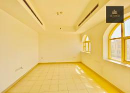 شقة - 2 غرف نوم - 2 حمامات للكراء في استاد هزاع بن زايد - الجيمي - العين