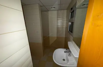 Apartment - 4 Bedrooms - 4 Bathrooms for rent in Al Majaz - Sharjah Apartment - 4 Bedrooms - 4 Bathrooms for rent in Al Majaz - Sharjah