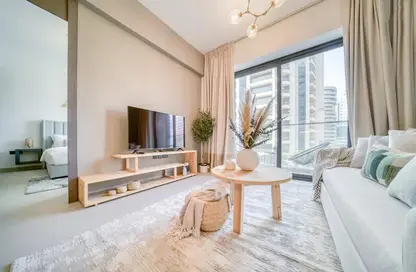 Living Room image for: Apartment - 1 Bedroom - 1 Bathroom for rent in Euro Residence - Barsha Heights (Tecom) - Dubai, Image 1