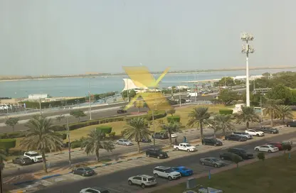 شقة - 3 غرف نوم - 4 حمامات للايجار في برج الكورنيش - شارع الكورنيش - أبوظبي