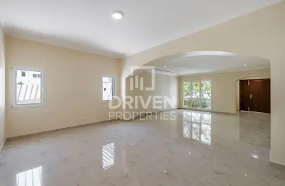 Villa - 4 Bedrooms - 5 Bathrooms for rent in Meadows 2 - Meadows - Dubai