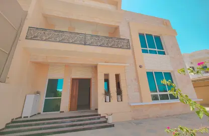 فيلا - 8 غرف نوم - 6 حمامات للايجار في النخيلات - الحيرة - الشارقة