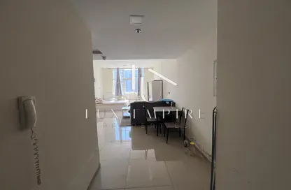 شقة - 1 حمام للايجار في برج فرانكفورت - مدينة دبي الرياضية - دبي